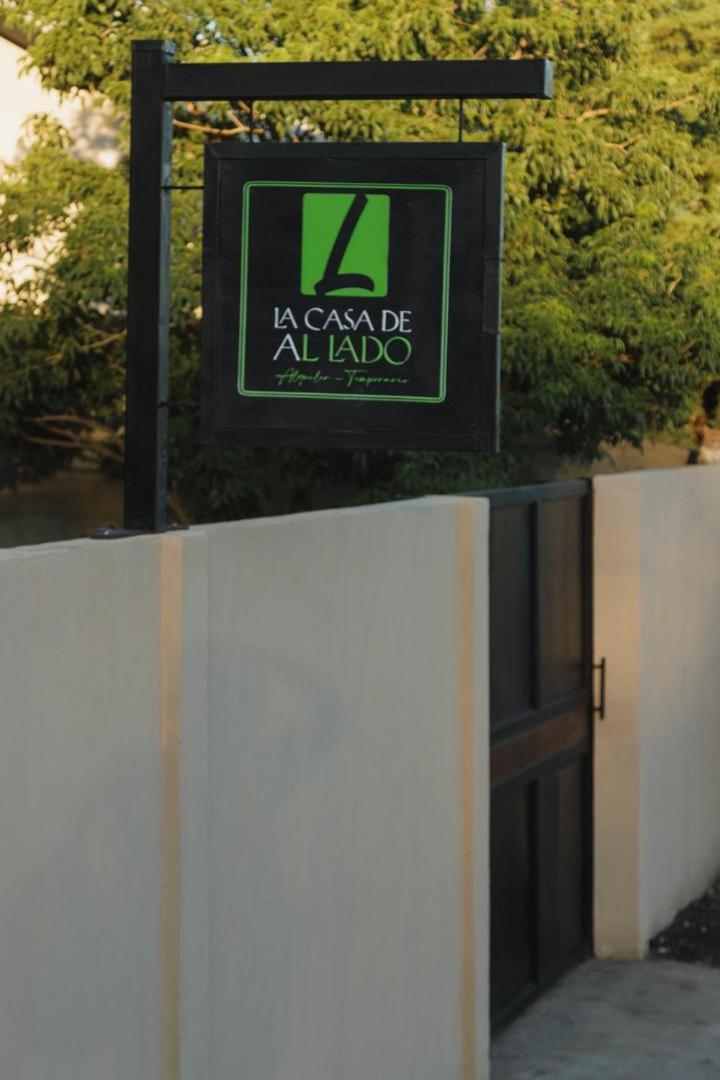 La Casa De Al Lado Holiday home *